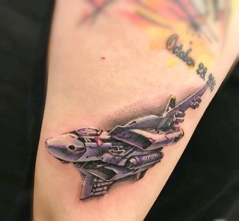 小作纹身图片_手臂写实纹身图案