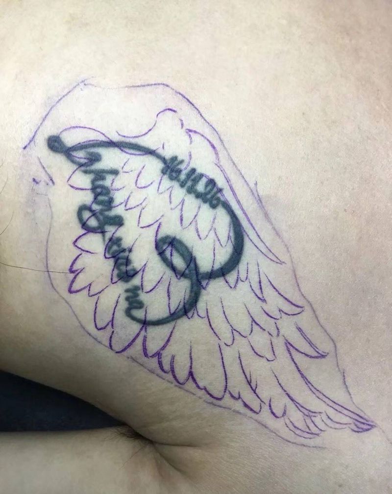 翅膀遮盖纹身图片_胸部老传统纹身图案
