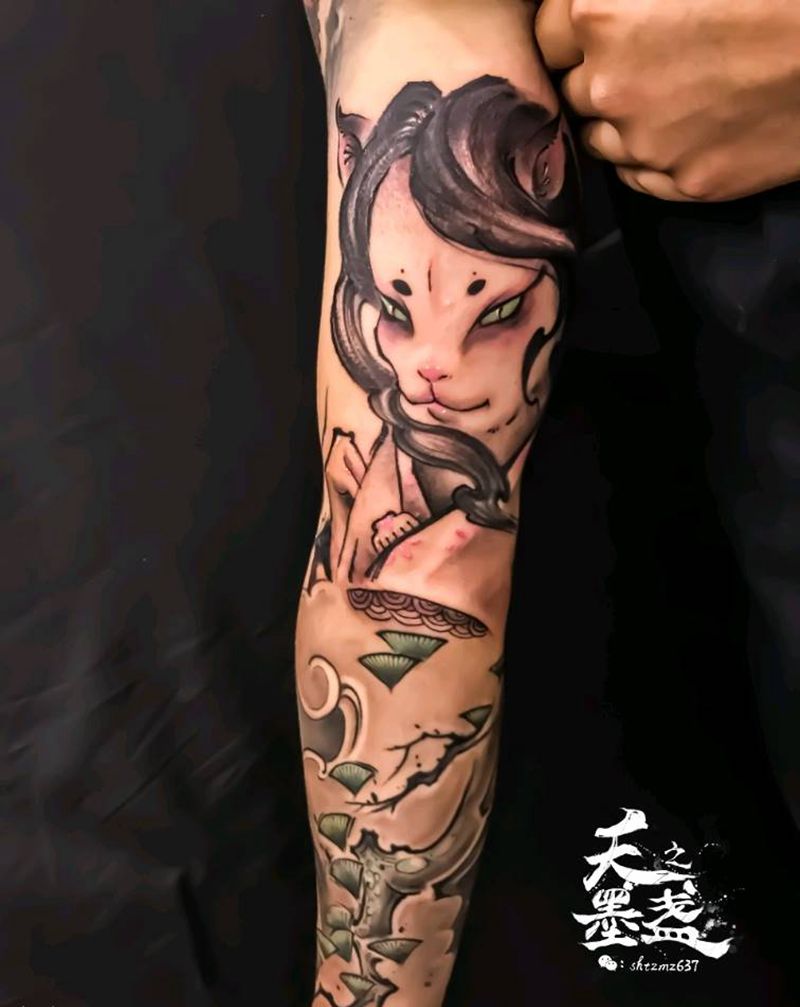 雪猫女纹身图片_手臂欧美写实原创纹身图案