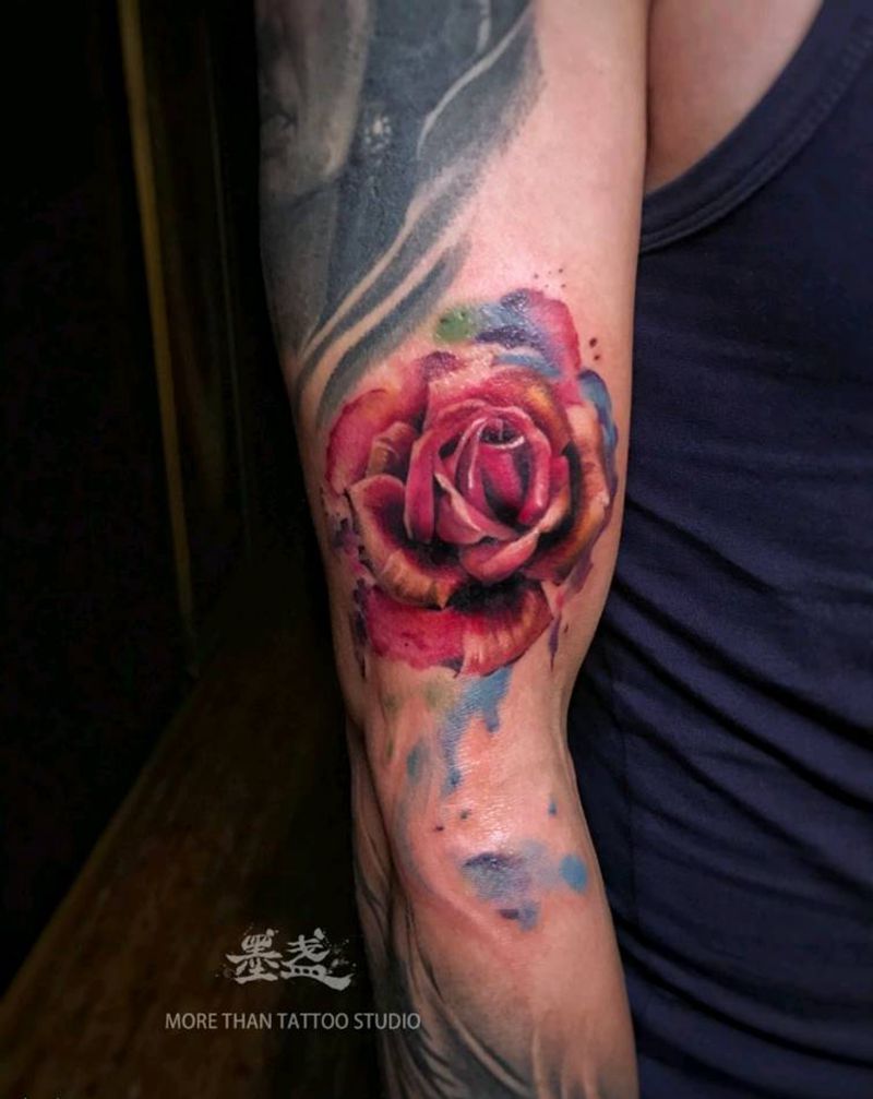 玫瑰纹身图片_手臂水彩花纹身图案