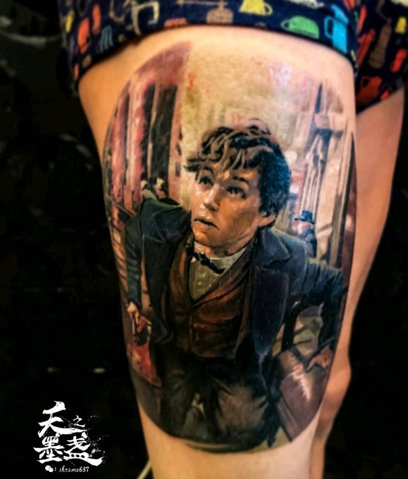 埃迪·雷德梅恩纹身图片_腿部欧美写实人物肖像纹身图案