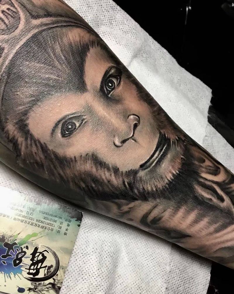 六小龄童纹身图片_手臂老传统写实纹身图案