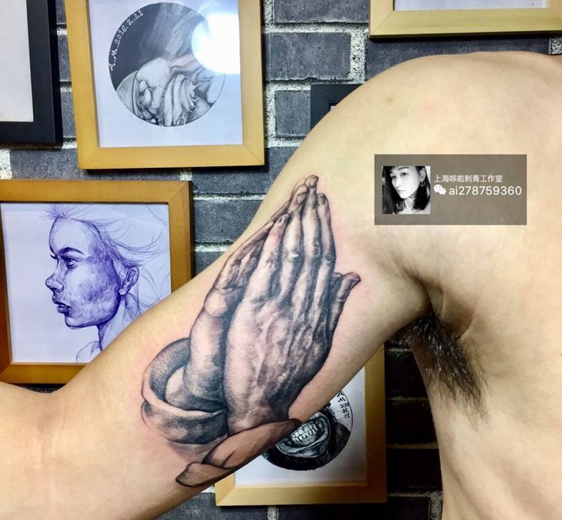 祈祷之手纹身图片