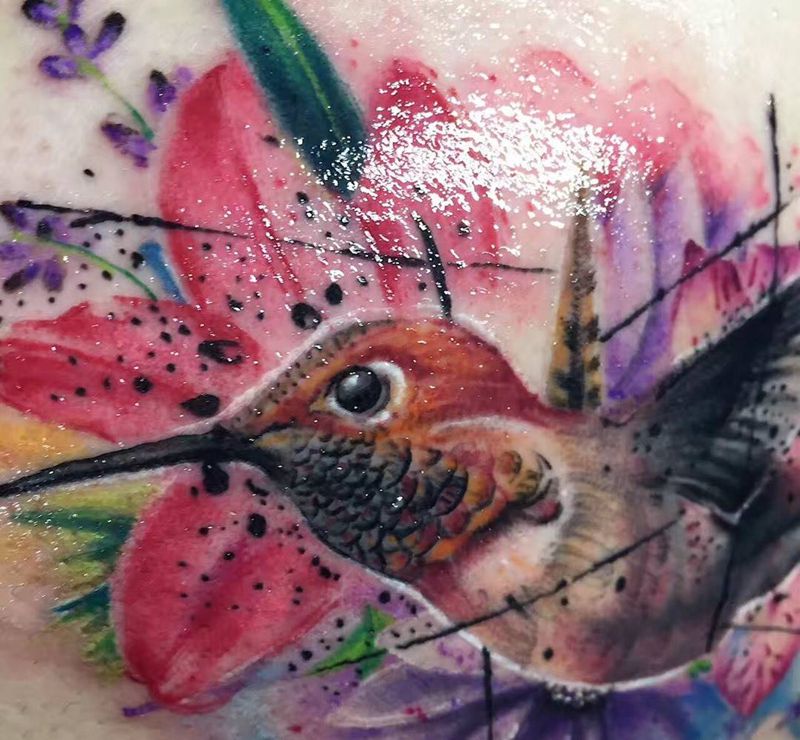 峰鸟纹身图片_成品手臂欧美写实肖像植物动物静物胸部腿部纹身图案