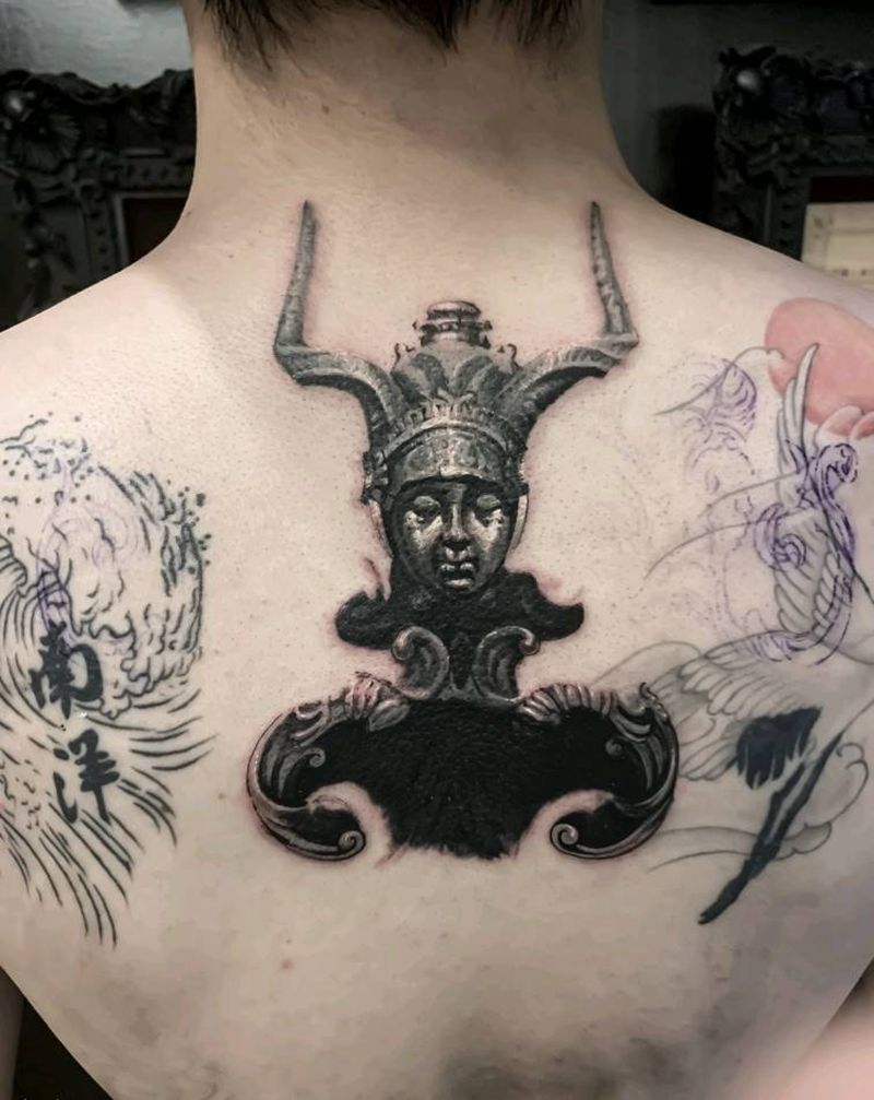 满背开始纹身图片_背部欧美写实纹身图案