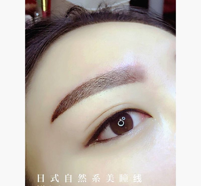 手针雕眉+美瞳线纹身图片_成品人物纹身图案