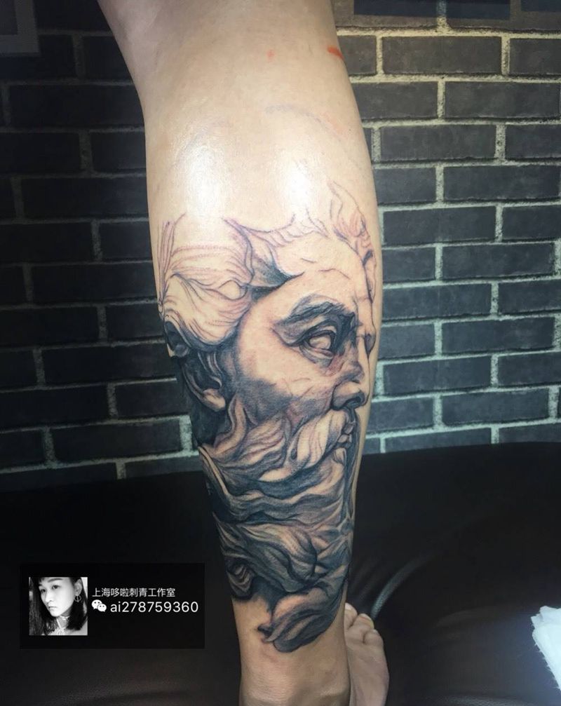 海神未完纹身图片_成品腿部欧美写实人物鬼神宗教纹身图案