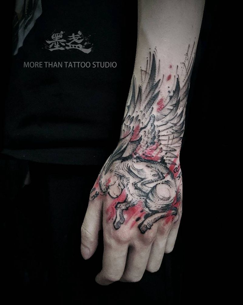 天使兔纹身图片_手部暗黑速写风纹身图案