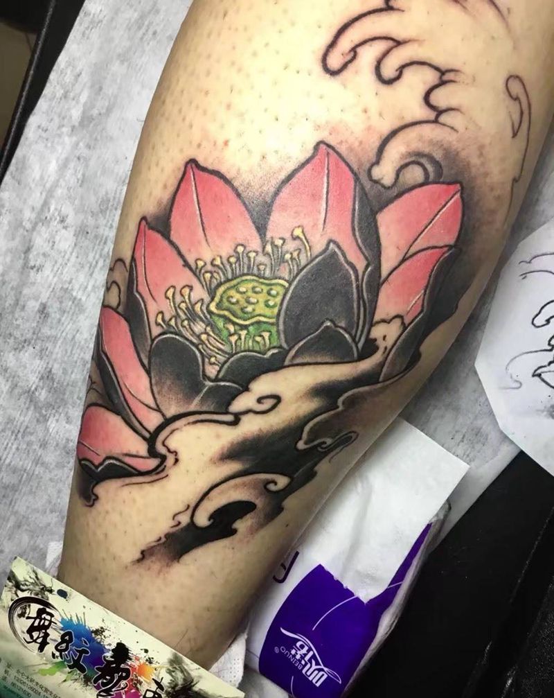 莲纹身图片_成品腿部传统清新植物纹身图案