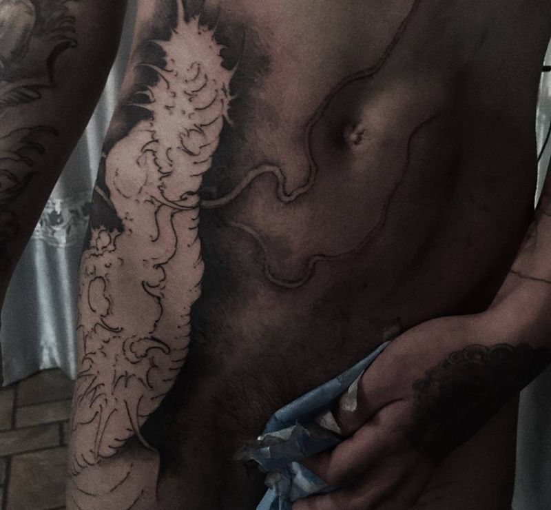 包腿大龙未完纹身图片