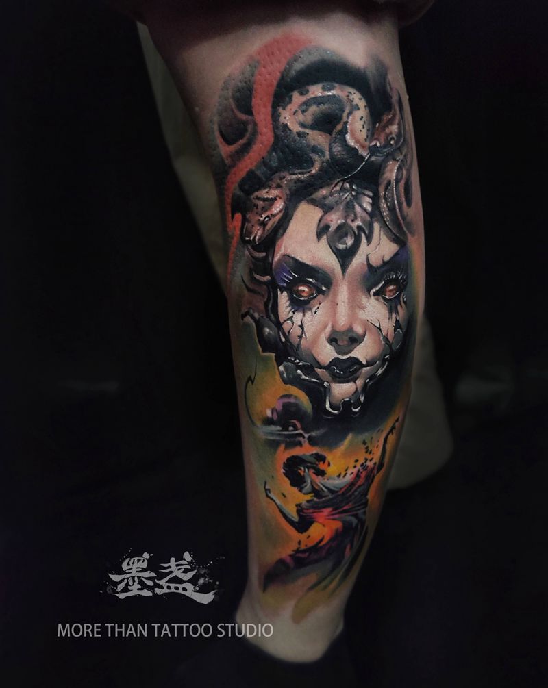 美杜莎纹身图片_腿部欧美写实暗黑纹身图案