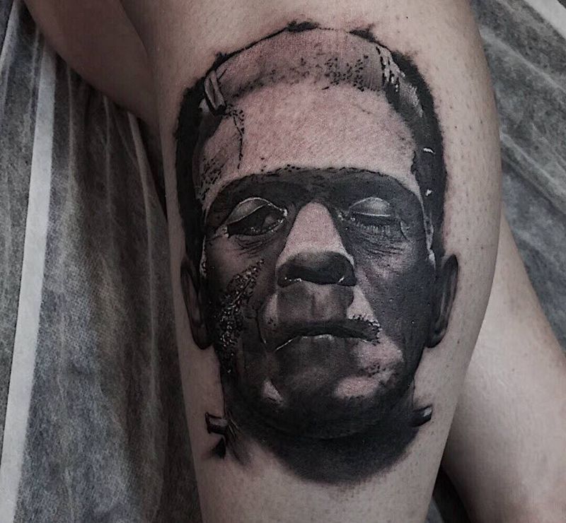 人物纹身图片_成品腿部手部欧美写实人物原创黑灰写实纹身图案