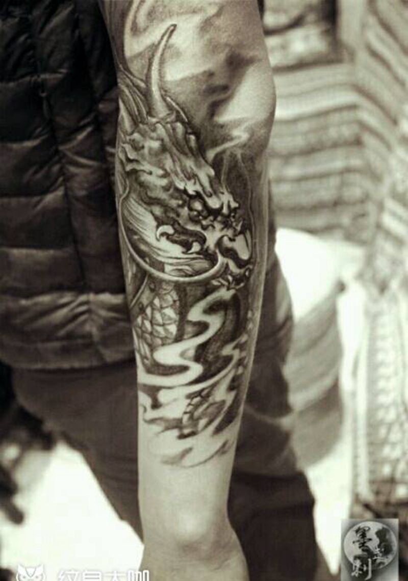 麒麟纹身图片_手臂传统动物图腾纹身图案