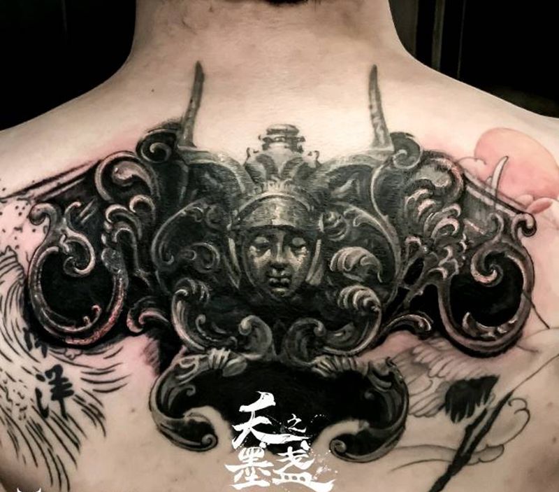 满背大遮盖纹身图片_背部欧美写实肖像纹身图案