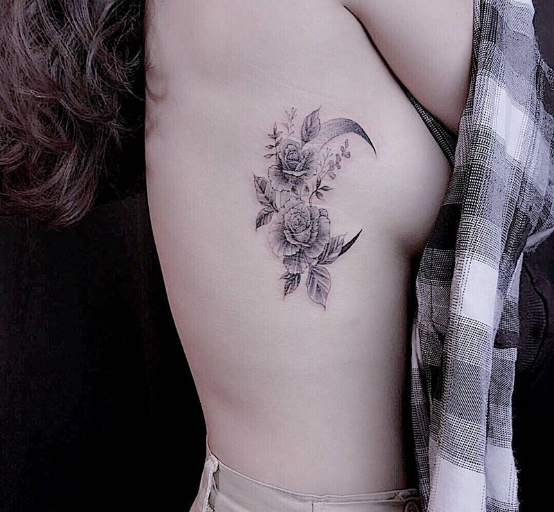 小清新纹身图片_成品腰部手部胸部欧美清新植物原创小清新花纹身图案