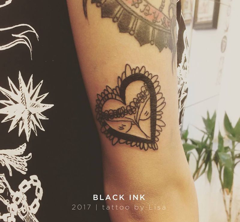 裤衩小女孩纹身图片_成品手臂欧美人物原创图腾纹身图案