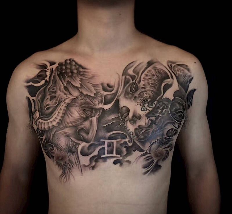 双子座胸花素描纹身图片_欧美胸部成品肖像写实人物鬼神原创纹身图案