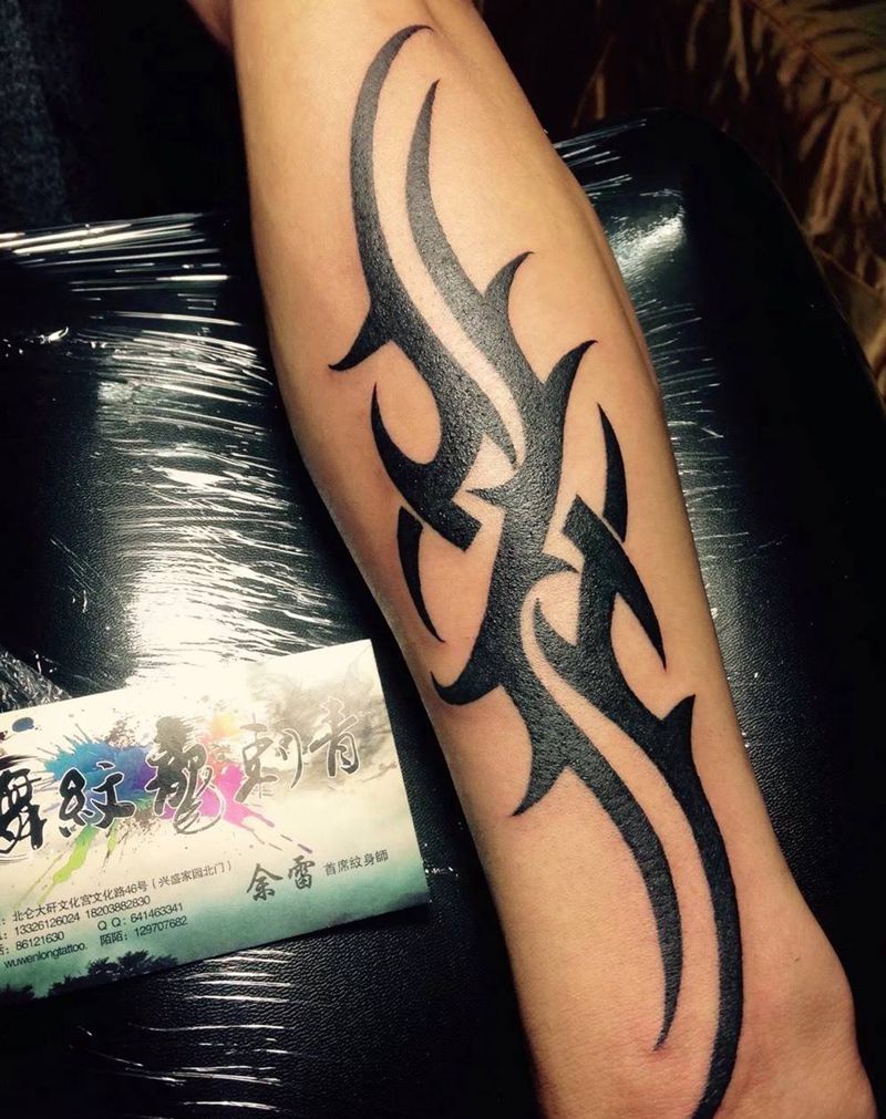 图腾纹身图片_成品手臂传统图腾纹身图案