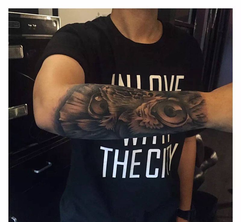 猫头鹰小臂纹身图片_欧美成品手部手臂写实肖像欧美素描动物静物猫头鹰纹身图案