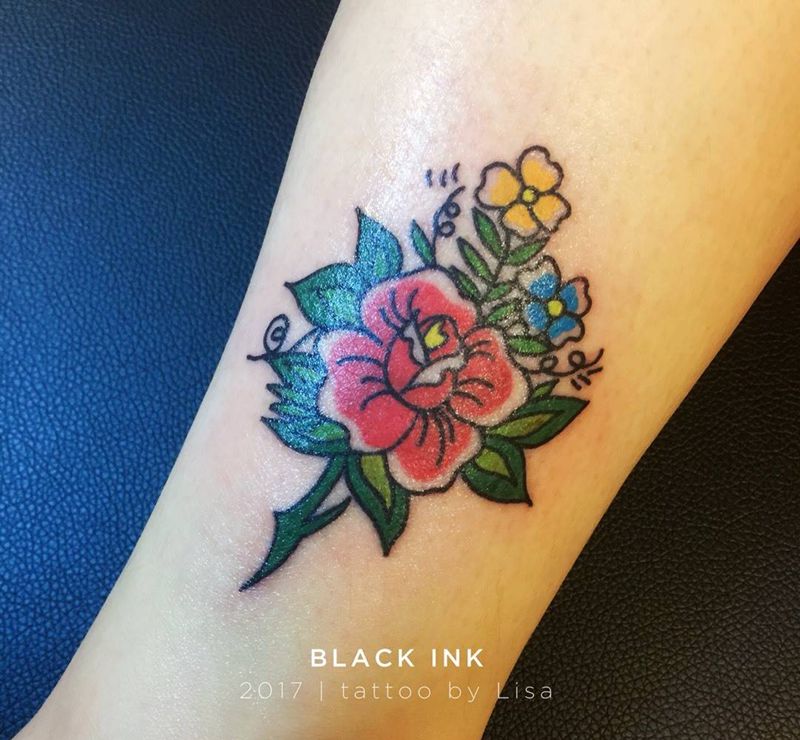 school 小花纹身图片_成品腿部欧美清新植物原创纹身图案