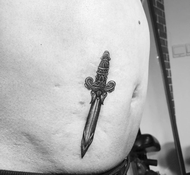 疤痕遮盖纹身图片_成品腹部欧美几何纹身图案