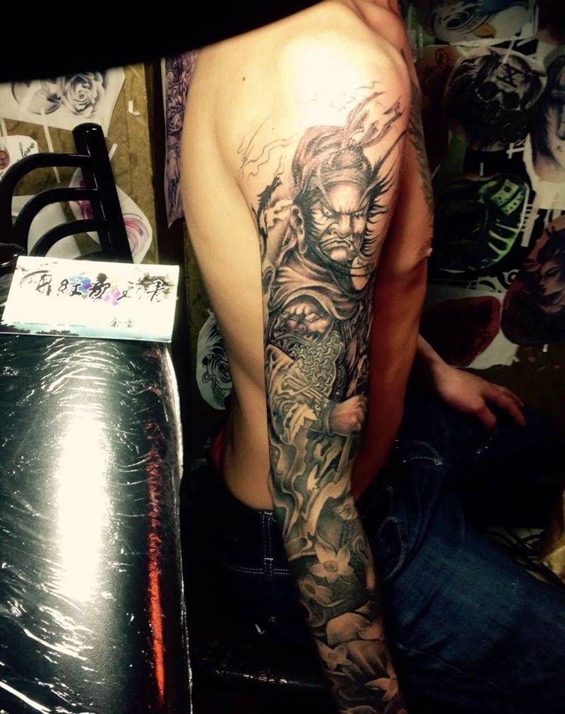 花臂纹身图片_手臂传统人物宗教纹身图案