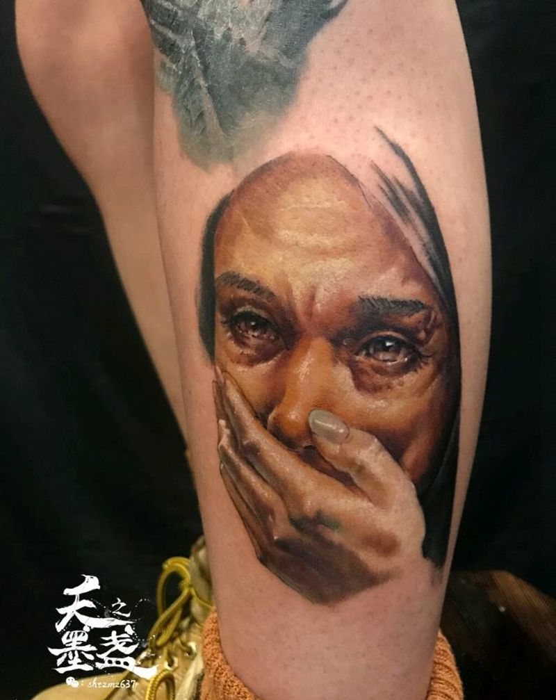 未完成纹身图片_腿部欧美肖像写实原创纹身图案