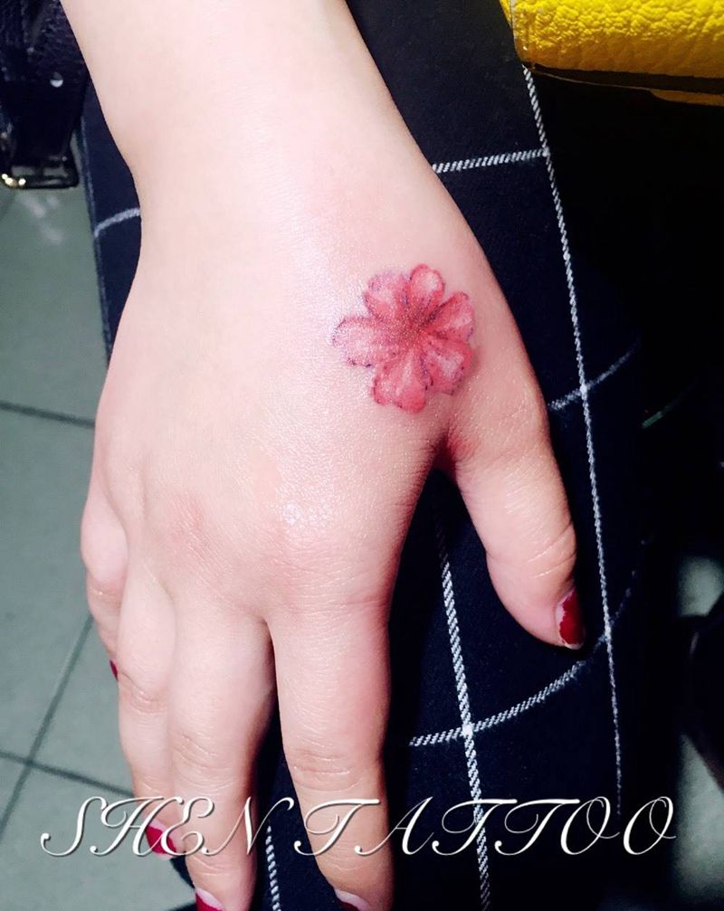樱花纹身图片_成品手部清新纹身图案
