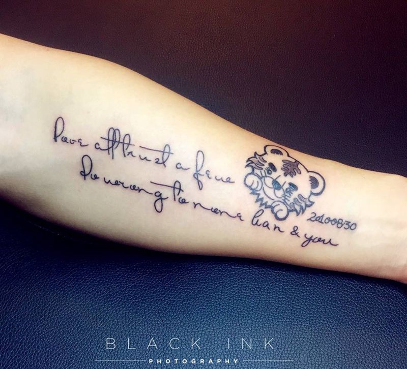 英文字体+小老虎纹身图片_成品手臂欧美字符原创图腾纹身图案