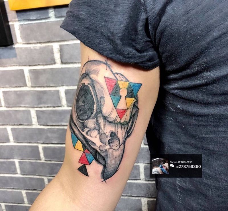 几何鸟纹身图片_成品手臂欧美清新几何动物纹身图案