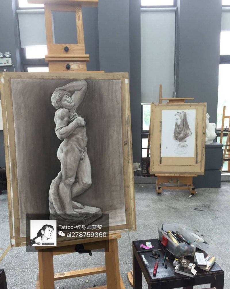 石膏人体纹身图片