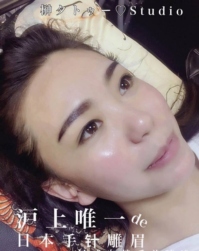 日式手针雕眉纹身图片