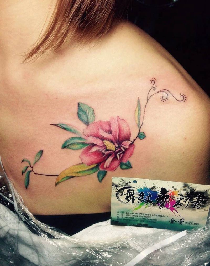 水彩小清新纹身图片_成品胸部清新植物纹身图案