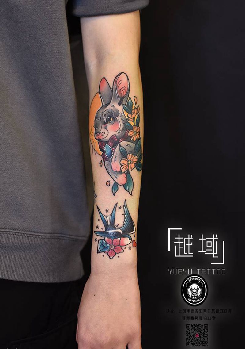 女生花臂拼接纹身图片_手臂Old School纹身图案