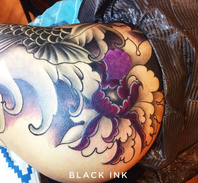 牡丹 鱼（局部）纹身图片_成品腿部臀部传统动物原创纹身图案