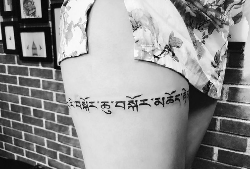 藏文纹身图片_成品腿部清新字符纹身图案