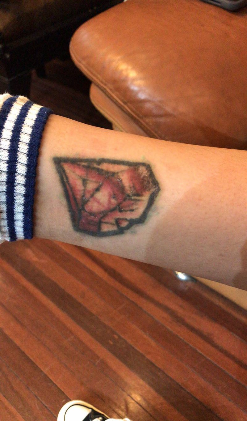 遮盖纹身图片_腿部脚部新传统水彩鱼纹身图案