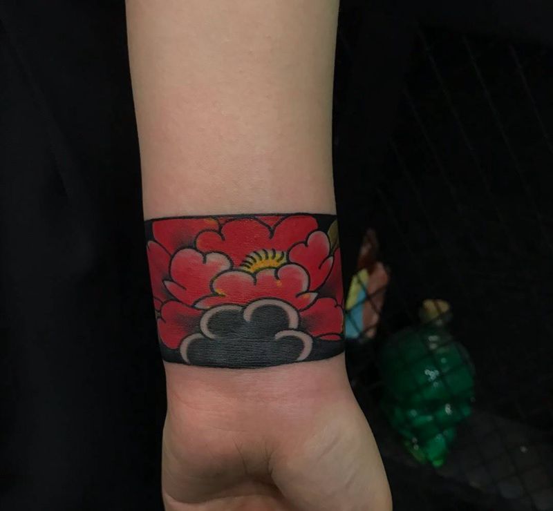 臂环纹身图片