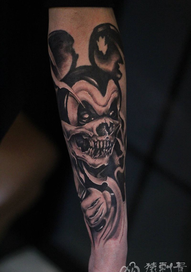 杀掉生活纹身图片_手臂欧美写实纹身图案