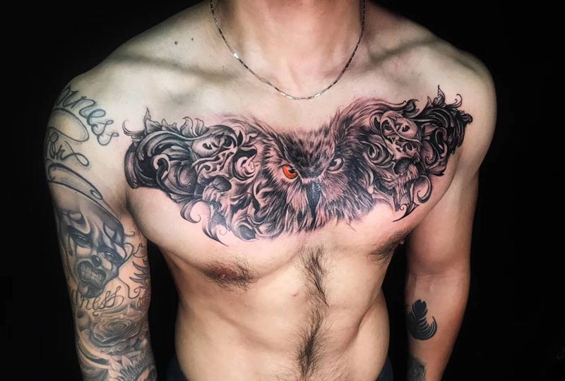 花胸猫头鹰纹身图片_胸部欧美写实纹身图案