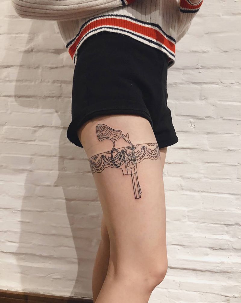 蕾丝  枪纹身图片_腿部纹身图案