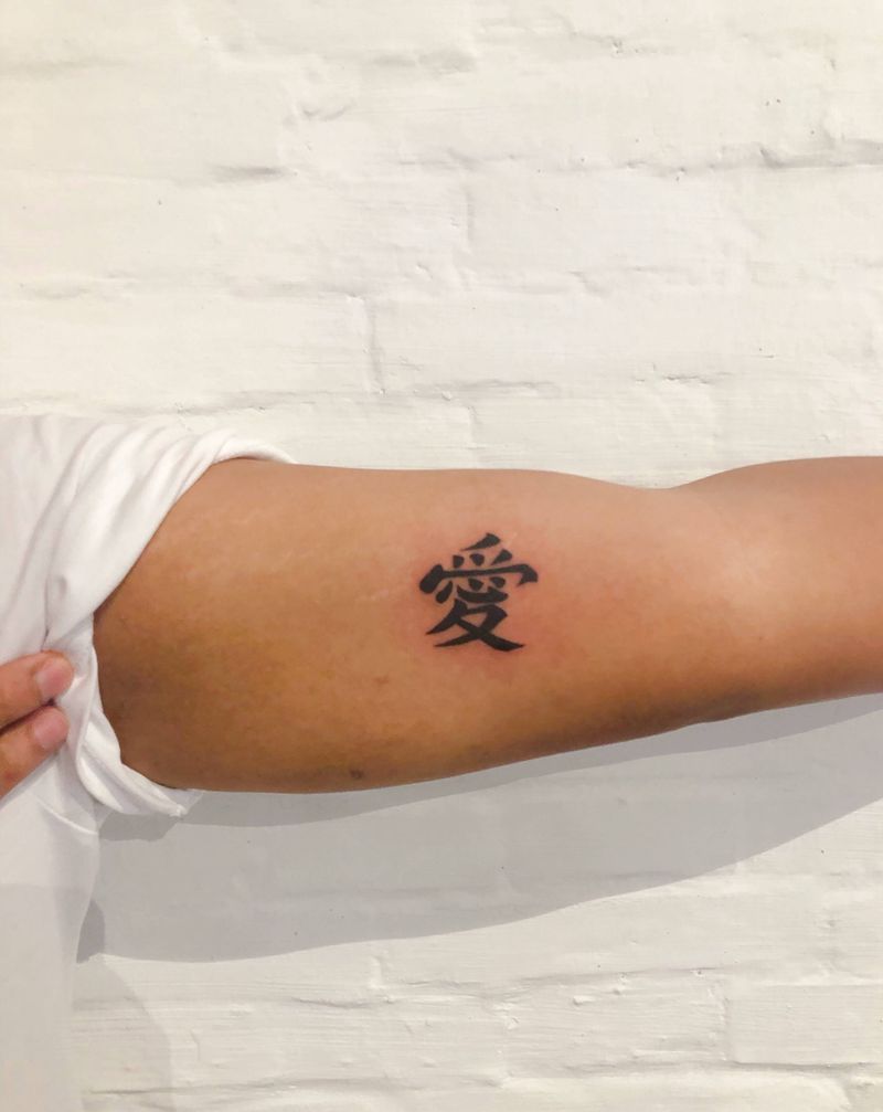 一个外国客人的纹身图片_手臂纹身图案