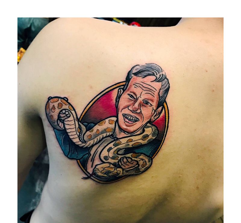 爸爸的照片纹身图片_肩部老传统新传统纹身图案