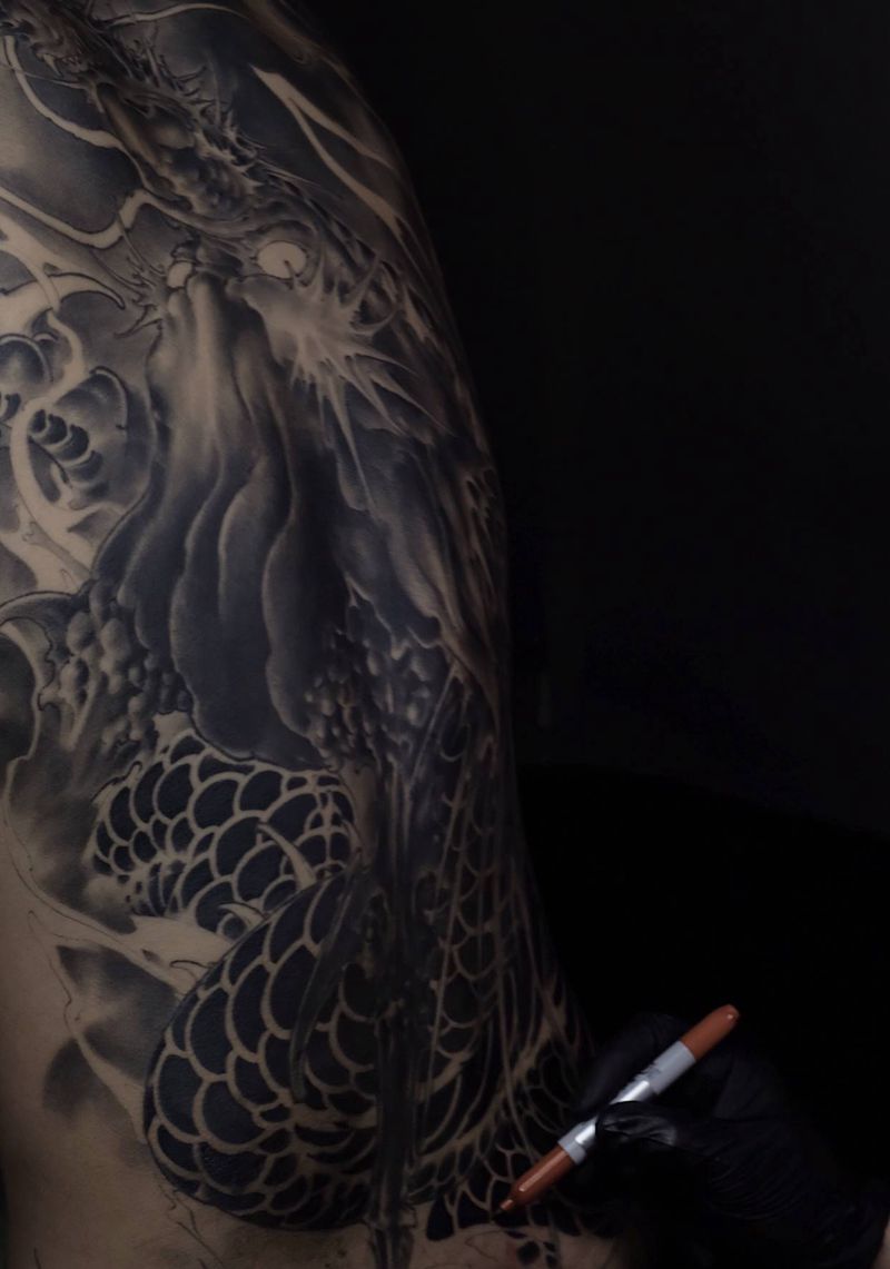 每个细胞突触都在抵抗纹身图片_背部新传统纹身图案