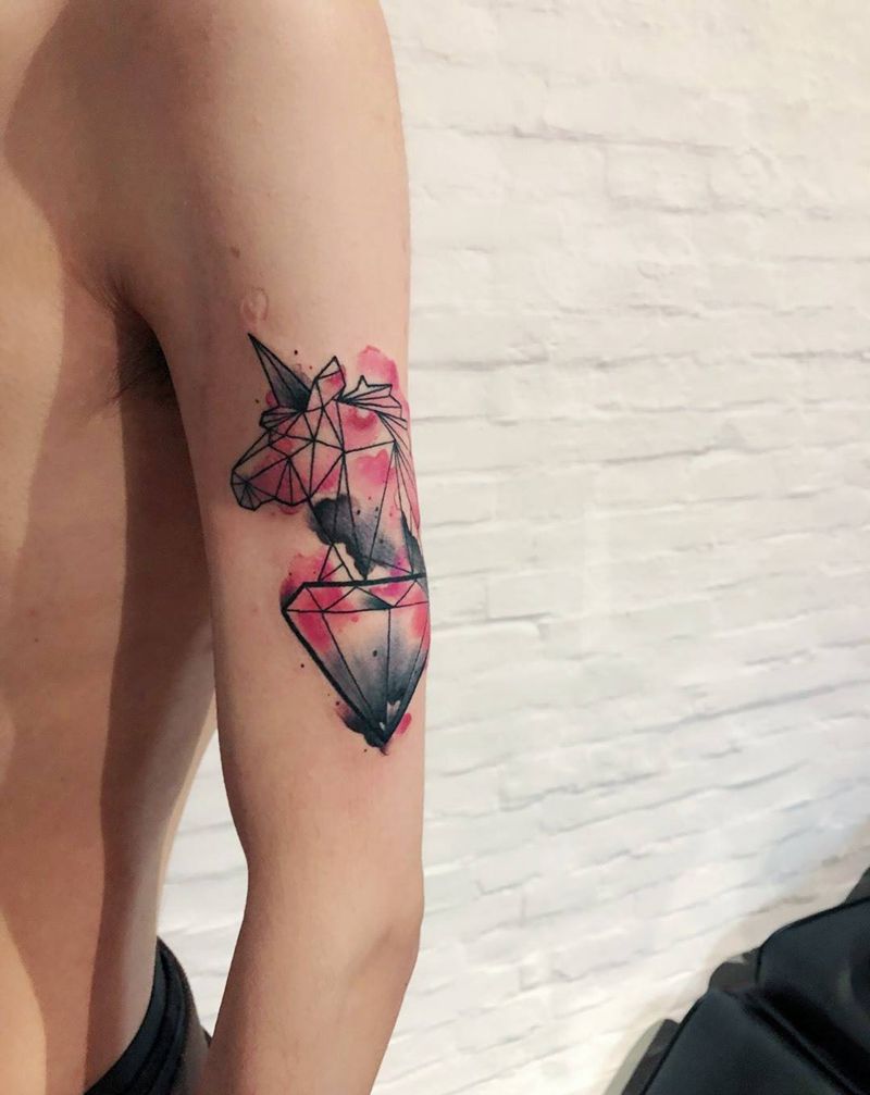 工作：泼墨风格独角兽和钻石纹身图片_手臂水彩纹身图案