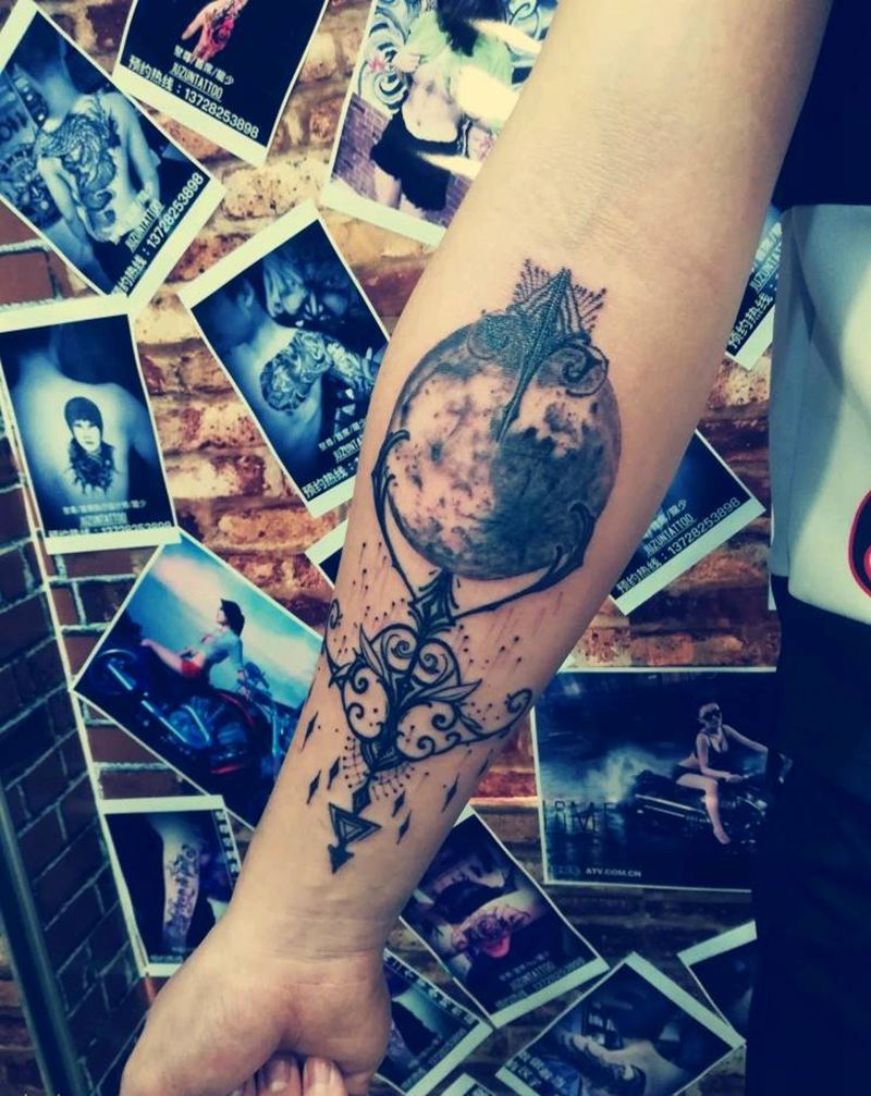 流星月球纹身图片