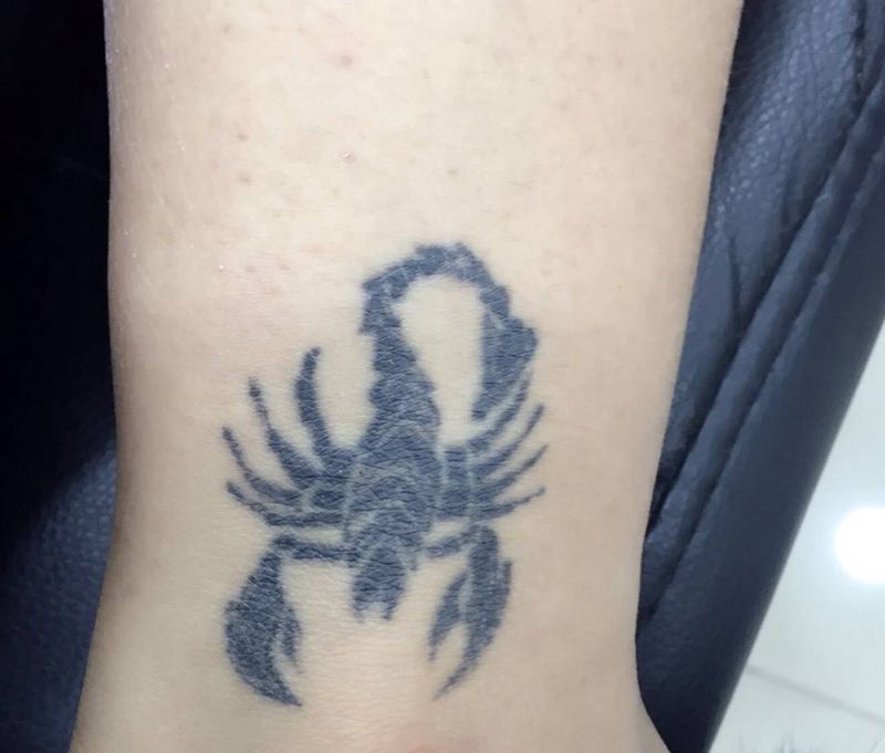 手绘森林覆盖纹身图片_成品腿部写实欧美植物纹身图案