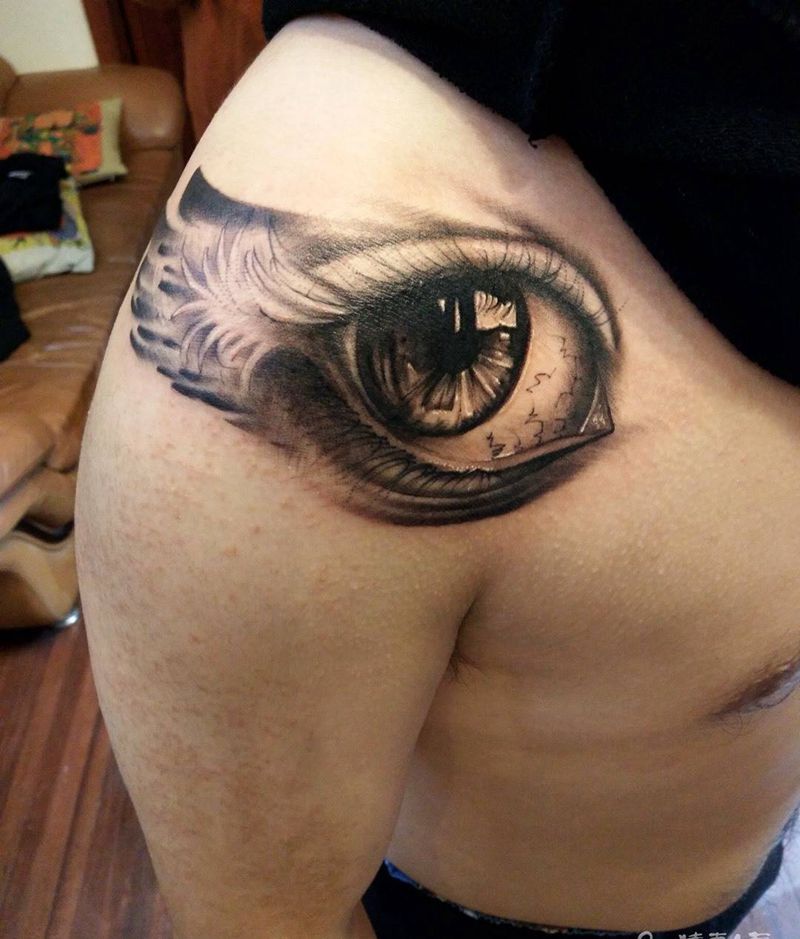 欧美大眼睛纹身图片_成品肩部欧美写实纹身图案