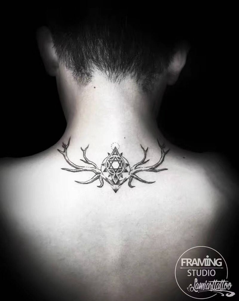 鹿角 几何 点线纹身图片