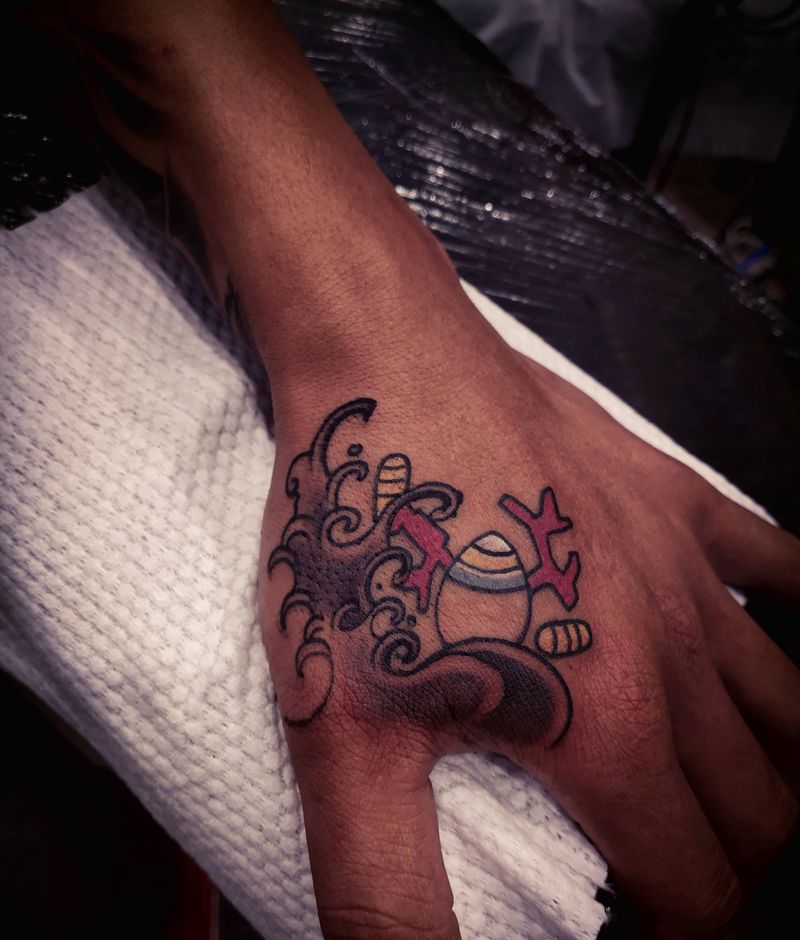 虎口多宝图纹身图片_手部老传统纹身图案